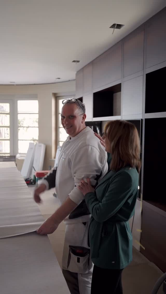 Iedereen zijn rol. één resultaat.

Op locatie is het vaak in één oogopslag te zien:
wie wat doet, waar de lijnen liggen, en hoe het werk loopt.

🔧 Wandafwerking is detailwerk. En dat doe je niet alleen.
Dat is wat dit werk zo mooi maakt. Samen zorgen dat alles klopt.

Meer weten over hoe wij werken aan projecten voor particulieren, interieurontwerpers of zakelijke opdrachtgevers?

Neem gerust contact met ons op. 🤝

#wandafwerking #aanhetwerk #interieurproject #teamwerk #vakmensen #samenwerken #precisiewerk #bvawww