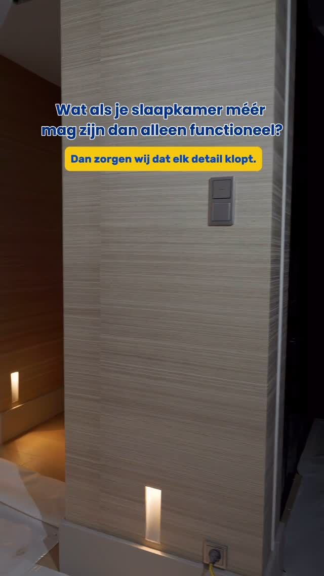 Eén master bedroom, meerdere sferen.

In deze woning vormt de masterbedroom een ruim geheel met verschillende delen: slaapkamer, inloopkast en doorgang.

De wandbekleding is volledig afgestemd op het interieurontwerp en per ruimte zorgvuldig gekozen.
Aan ons de taak om het naadloos op elkaar aan te laten sluiten — in kleur, materiaal én vooral de afwerking.

Echt precisiewerk.

🎯 Want hoe groter de ruimte, hoe belangrijker de details.

Echt precisiewerk.

De gebruikte materialen:
✔️ Elitis Kali RM87007 - @elitisfrance
✔️DWC Caribou 27 - @dwc_amsterdam

Werk jij als interieurdesigner aan een project waarin wandbekleding het verschil maakt? 
Ben je particulier en heb je een nieuwe woning?

Laten we kennismaken.🤝

#wandafwerking #masterbedroom #luxeinterieur #interieurinspiratie #wandbekleding #elitis #dwc #vakmanschap #precisiewerk #bvawww